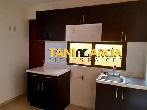 Imagen 6 de 7 de Casa En Renta De 3 Recamaras En Privado Fortin