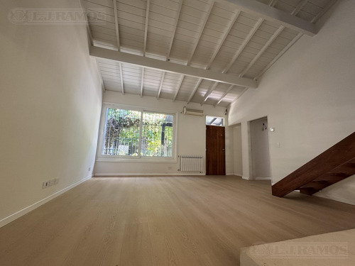 Impecable Casa En Venta A Estrenar , Reciclada A Nuevo, En Excelente Zona Acassuso.