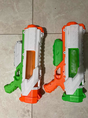 Pistola De Agua 2 Piezas Zuru X-shot Fast Fill (Usado)
