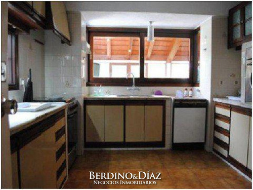 Hermosa Casa En Venta Con Un Entorno Natural Excepcional En Cantegril De Punta Del Este- Ref: 61