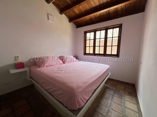 Casa De Campo En Venta En Sector Ojo De Agua El Castaño Remodelada Con Planta Electrica Piscina Y Sistema De Seguridad Kg:25-2941