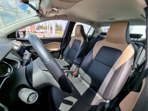 Imagen 10 de 12 de Chevrolet Onix 2021 1.2t Premier L At