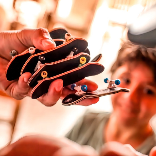 Fingerboard Profissional De Madeira Com Rolamento Skate Dedo