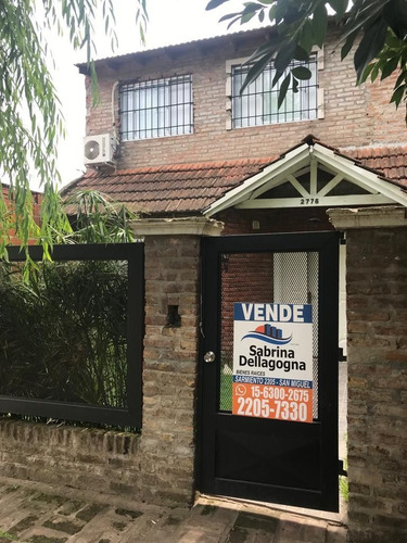 Venta De Chalet En Villa De Mayo Oportunidad