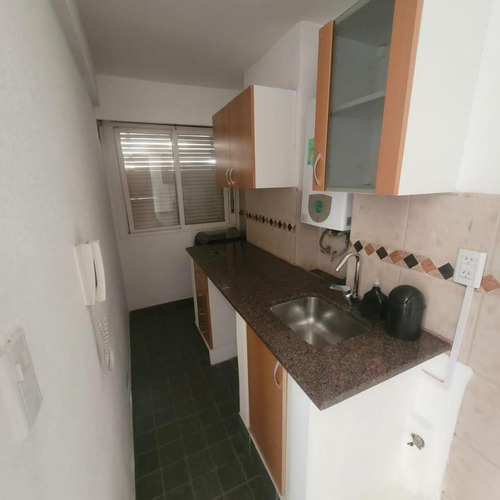 Departamento De 1 Dormitorio En Venta / Calle 44 Entre 1 Y 2