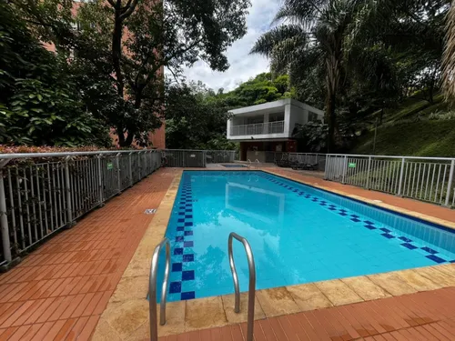 Apartamento En Arriendo En Cumbres. Cod A24055