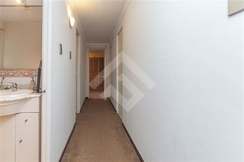 Casa En Venta De 5 Dorm. Con Piscina En Las Condes