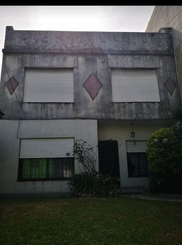 Imagen 1 de 9 de Ph En Venta De 5 Ambientes Con Piscina En Lomas De Zamora