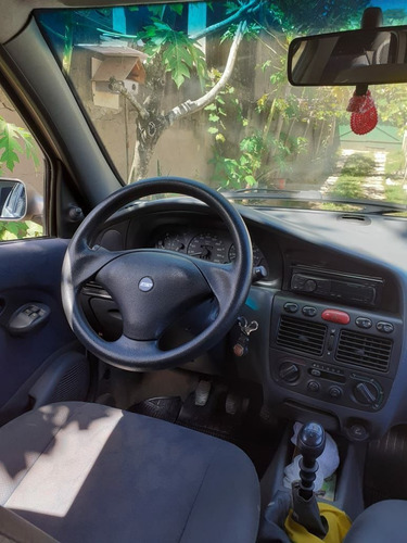Fiat Siena 2000 1.0 6 Marchas 4p