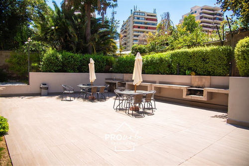 Departamento En Venta De 3 Dorm. Con Jardin En Las Condes