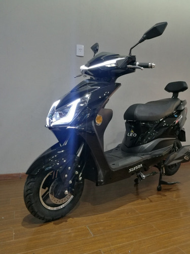 Imagen 11 de 25 de Moto Electrica Scooter Leo Sunra 2022 0 Km No Spy No Lucky