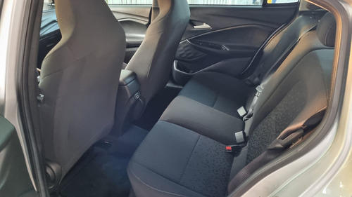 Imagen 8 de 10 de Chevrolet Onix 2021 1.0 Lt At