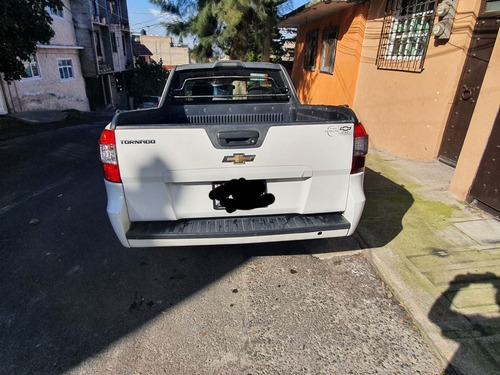 Imagen 6 de 15 de Chevrolet Tornado 2019 1.8 Ls Mt