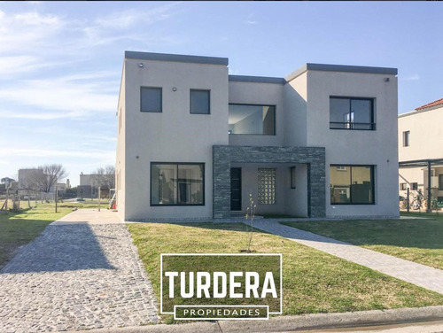 Casa En Venta Ubicado En Haras Santa Maria, Escobar, G.b.a. Zona Norte
