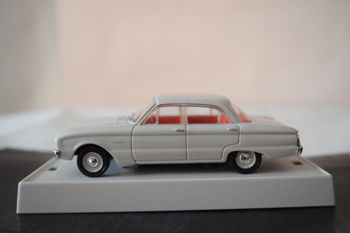 Ford Falcon 1960 Gris (australia) Trax 1/43 C/caja