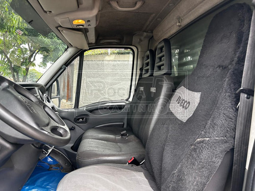Iveco Daily 35s14 4x2 Ano 2013 Com Baú