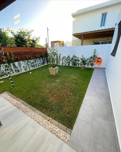 Casa En Venta En Proyecto Cerrado - Los Llanos De Gurabo, Santiago