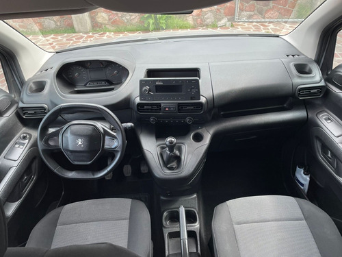 Imagen 5 de 7 de Peugeot Rifter Active 5p 2020 Tomamos Tu Auto A Cuenta 2016+