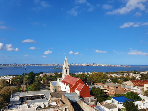 Imagen 2 de 12 de Inmobiliaria Rias Altas Vende Cómodo Apartamento En Piso Alto Con La Mejor Vista Desde El Cerro