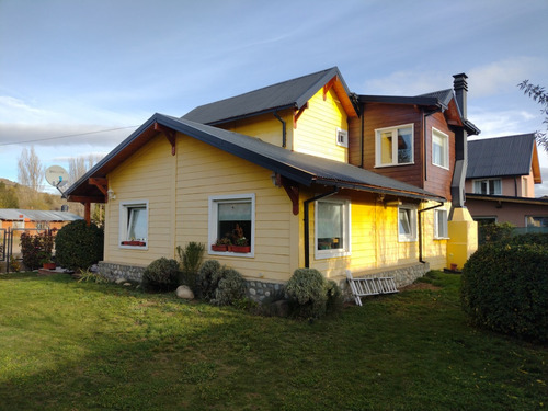 Venta Establecimiento Productivo De Bodega De Vino Artesanal + Vivienda, En Ph. Maquinarias Incluidas. A 15 Km De San Carlos De Bariloche