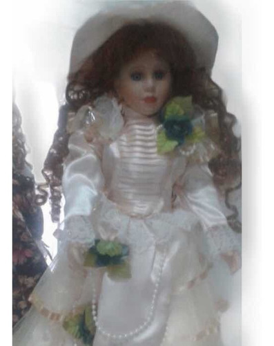 Imagen 7 de 9 de Muñeca De Porcelana 45cm