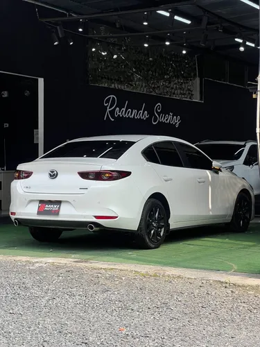 Mazda 3 2.0 Touring mecánico
