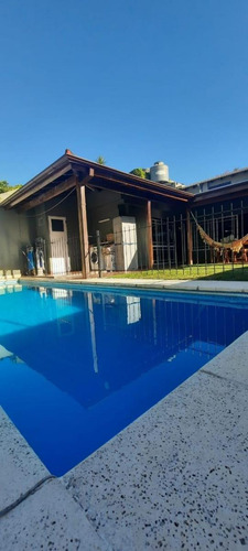 Imagen 9 de 10 de Venta Chalet 4 Amb Con Pileta Parque Ayerza