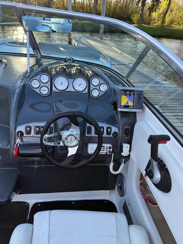 Lancha Cuddy Quicksilver 2400 2013 Mercruiser 260 Duo Prop