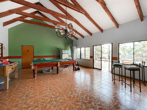 Casa En Venta De 5 Dorm. En Las Cabras