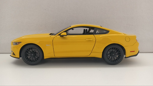 Amarillo 2015 Mustang Gt Escala 1 18 Marca Maisto 