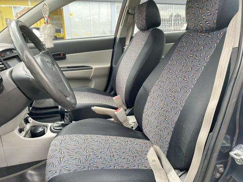 Imagen 21 de 25 de Hyundai Accent Gls 2010