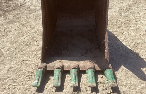 Bote Para Excavadora C&p De 36 In