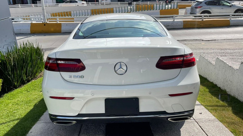 Imagen 6 de 15 de Mercedes Benz E 300 Coupe 2020