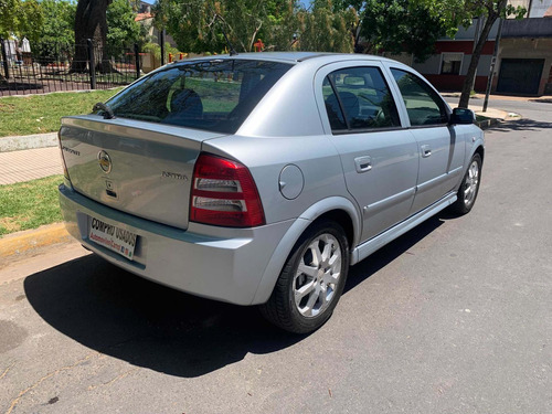 Imagen 4 de 22 de Chevrolet Astra 2011 2.0 Gls