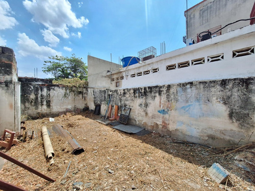 Local En Venta Paralela A La Av Constitucion, Con 121 Mt2 Disponible 24-22083 Irrr