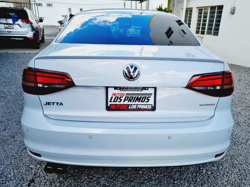 Imagen 6 de 15 de Volkswagen Jetta 2017 2.5 Comfortline Mt