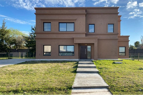Venta Casa Las Golondrinas 5 Amb, Financia