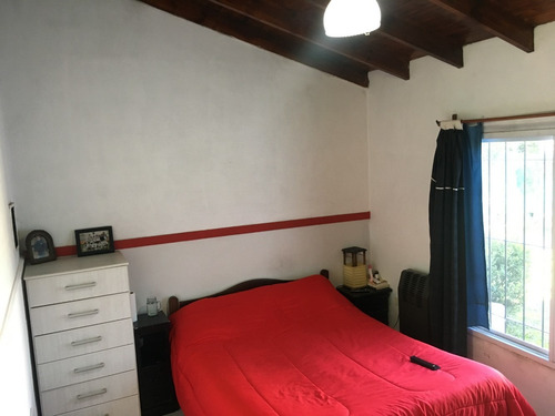Imagen 9 de 14 de Casa 5 Dormitorios Con Parque Y Pileta En B° San Carlos