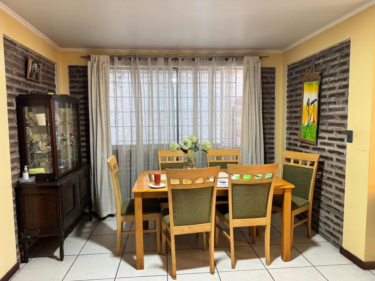 Imagen 5 de 22 de Espaciosa Casa Cercana A Estacion Cardenal Caro