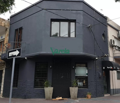 Gran Local Esquina En Venta Pocitos Dos Plantas, Se Vende Con Renta