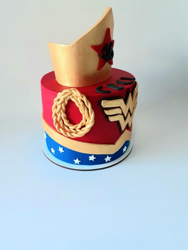 Torta Mujer Maravilla Artesanal Wonder Woman Lazo