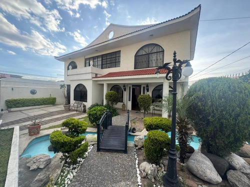 Casa En Venta, Lomas De La Hacienda, 4 Recámaras.