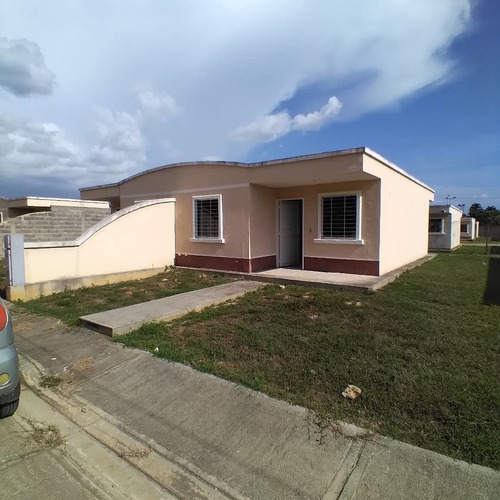 Imagen 3 de 9 de Casa En Venta Roca De La Ensenada Obra Gris Segunda Calle Ksanchez