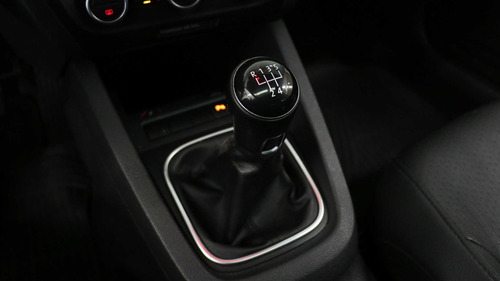 Imagen 12 de 15 de Volkswagen Vento 2.5 Luxury 170cv - 144753 - C