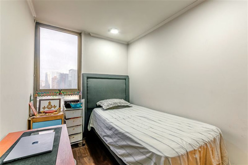 Departamento En Venta De 2 Dorm. En Las Condes
