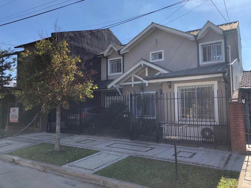 Imagen 2 de 14 de Chalet En Venta En Martin Coronado