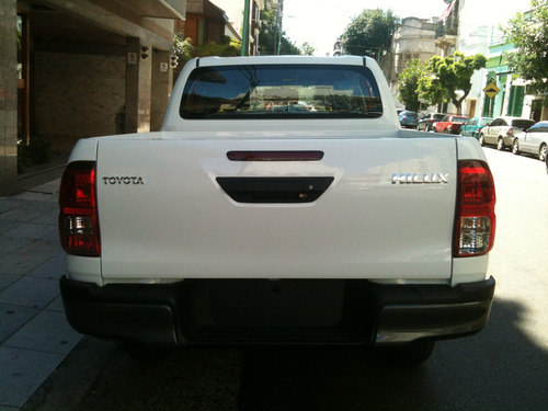 Toyota Hilux 4x4 Dc Dx 2,4tdi 150hp Man 6 Vel Entrega Ya '24