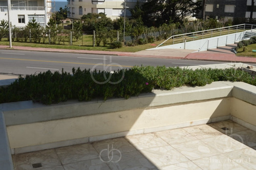 Imagen 8 de 20 de Apartamento En Goleta, En Venta, Mansa, Punta Del Este, 3 Dormitorios.