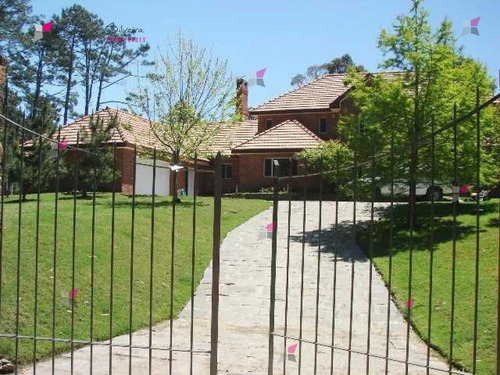 Casa En Golf, 5 Dormitorios *- Ref: 7618