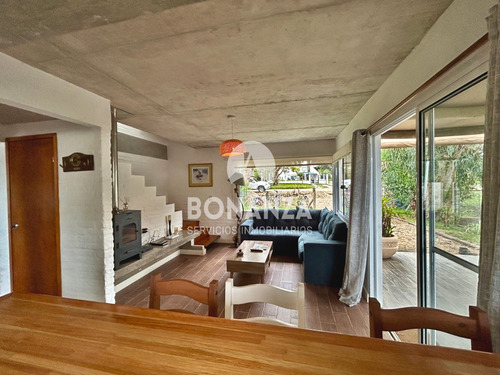 Piriápolis, Punta Fría. Casa En Venta. 500 Metros De La Playa San Francisco. 3 Dormitorios, 2 Baños